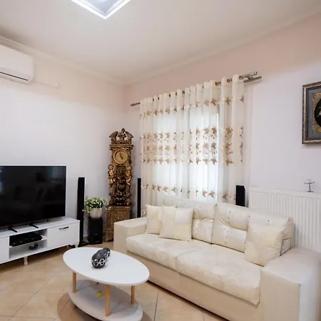 Elvira's House Lefkáda