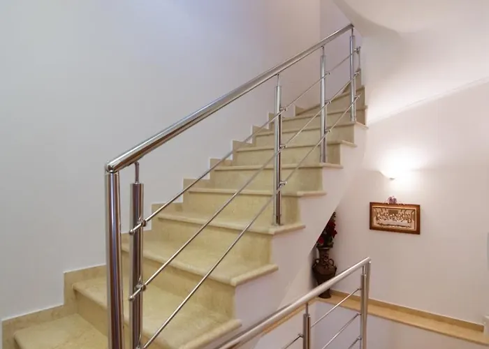 Holiday home Elvira's House *