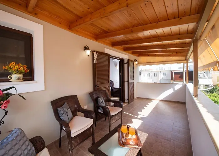 Holiday home Elvira's House *