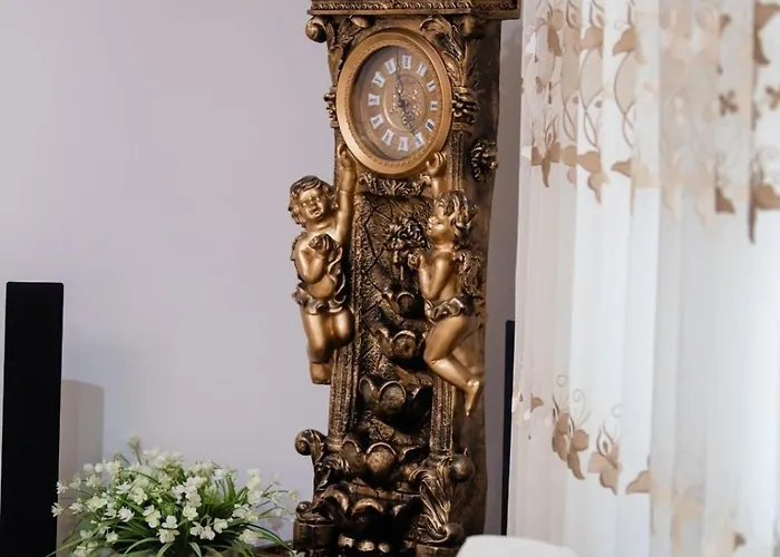 Holiday home Elvira's House *